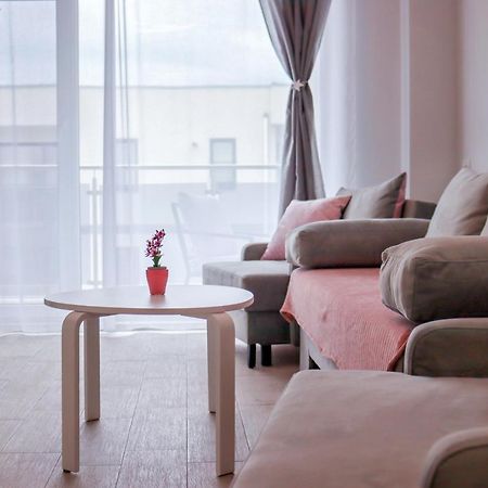 דירות Năvodari Astoria Rose מראה חיצוני תמונה