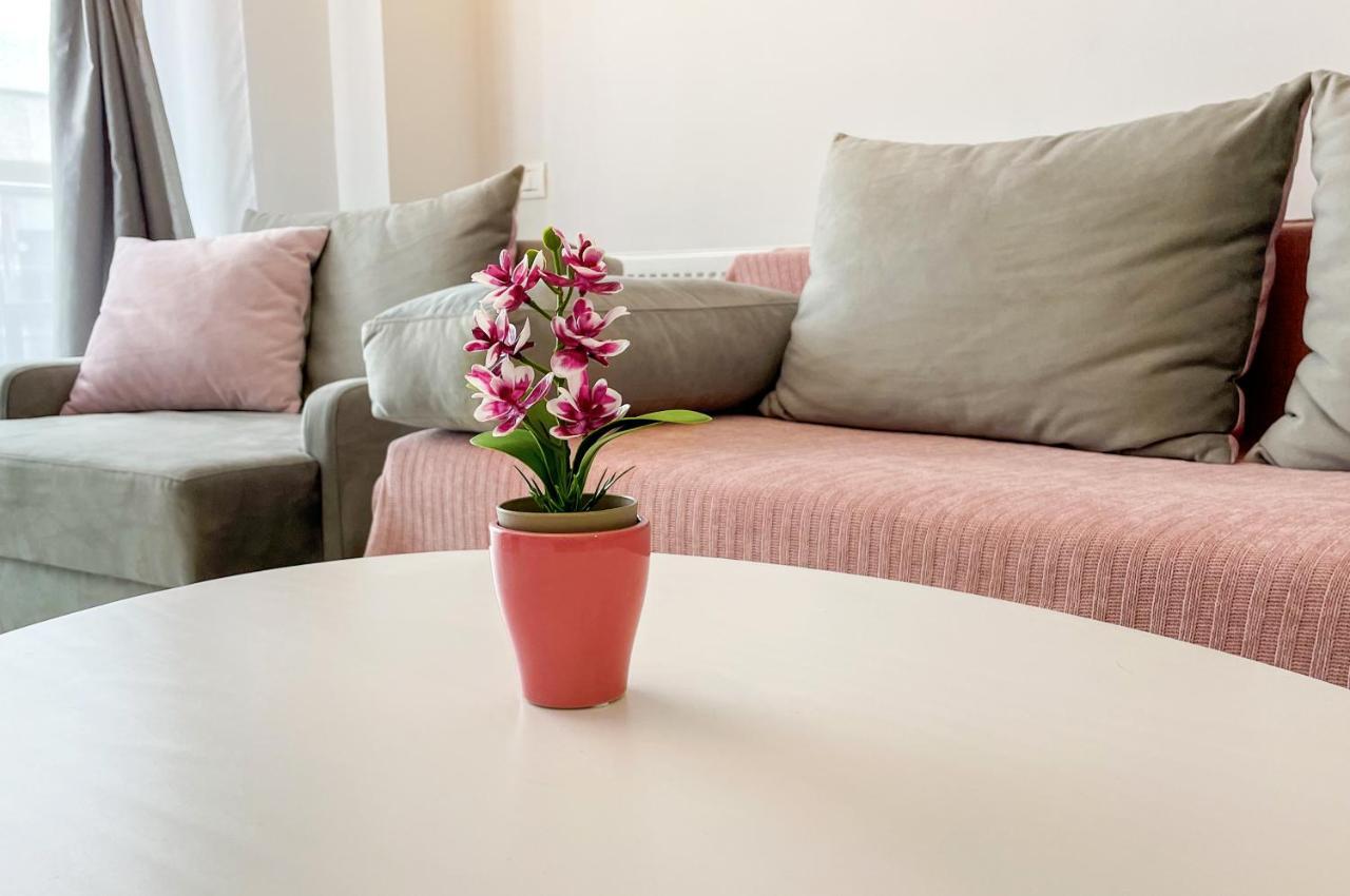 דירות Năvodari Astoria Rose מראה חיצוני תמונה