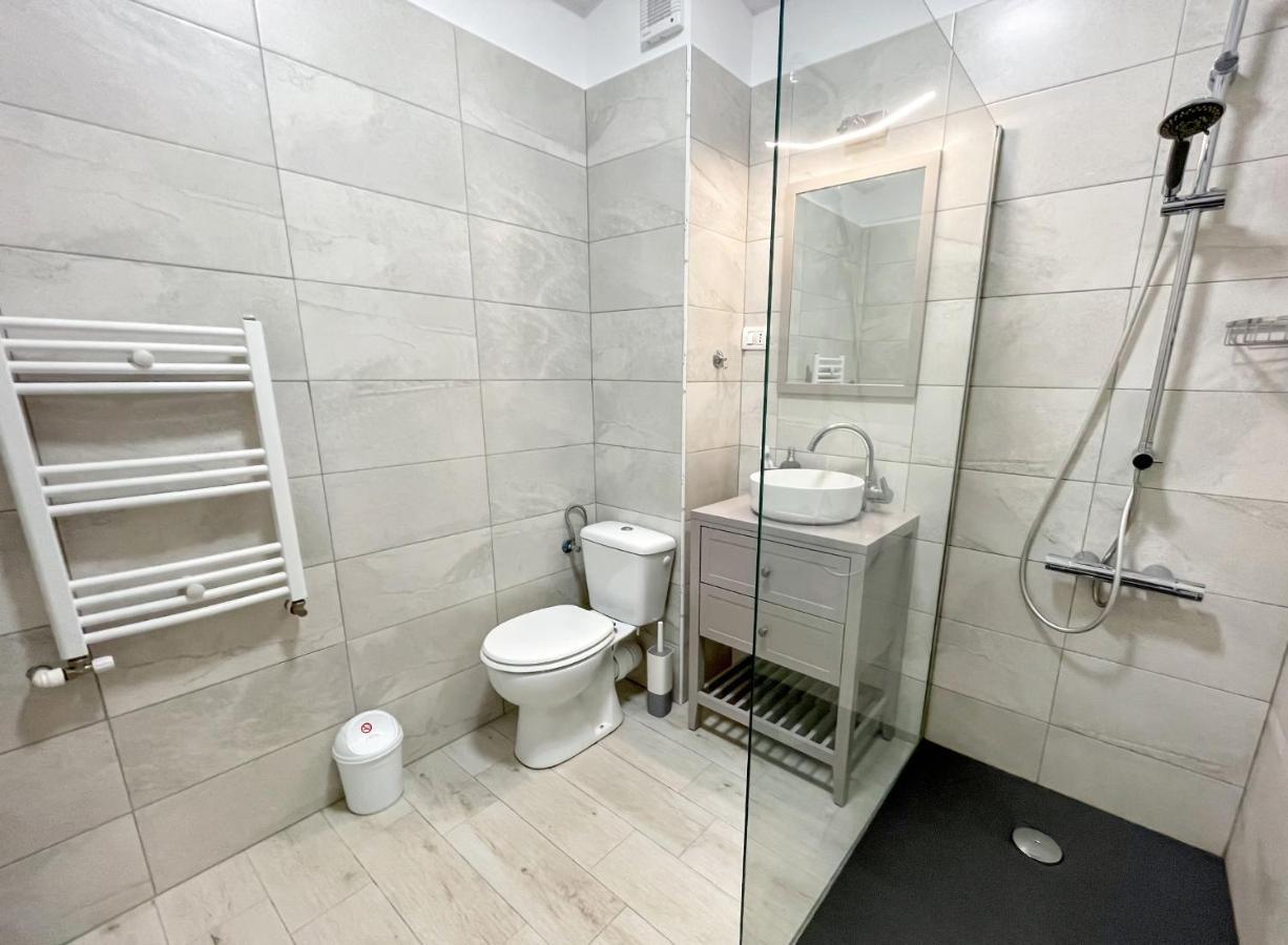 דירות Năvodari Astoria Rose מראה חיצוני תמונה